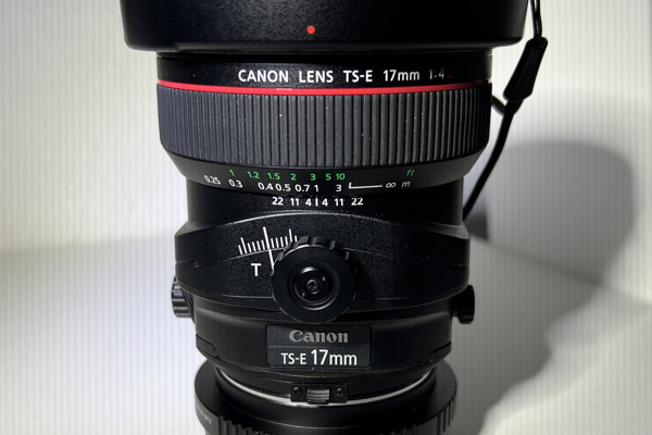Objectif Canon TS-E 17mm f/4L + bague pour monter sur Fuji GFX