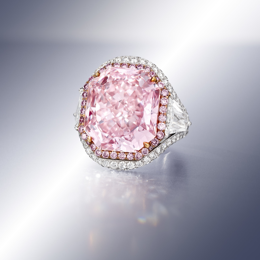 A sensational coloured diamond ring
