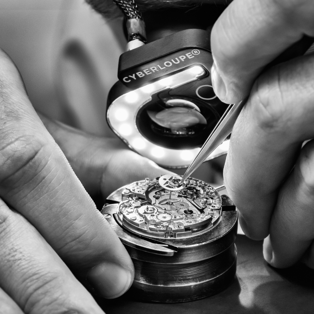 IWC watchmaker ©Claude Bossel  
