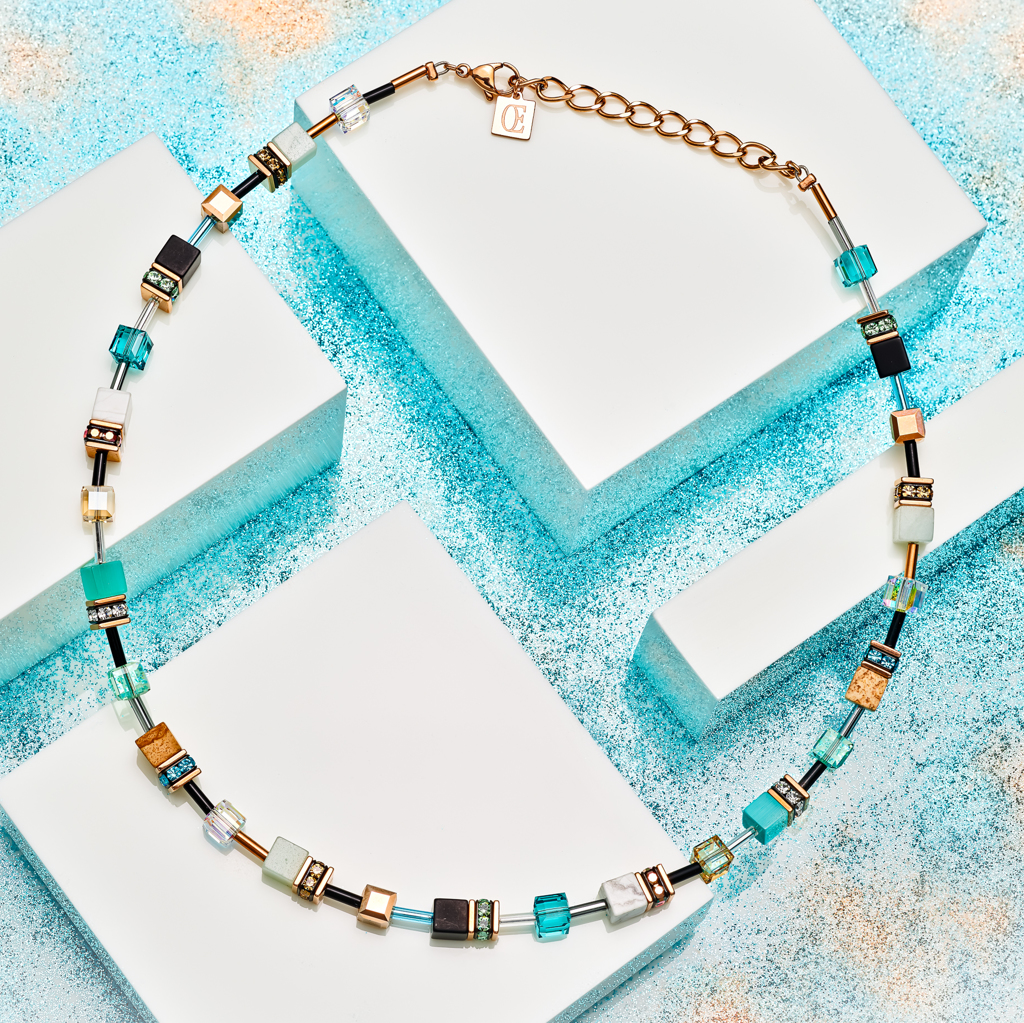 Jewellery - necklace © Claude Bossel